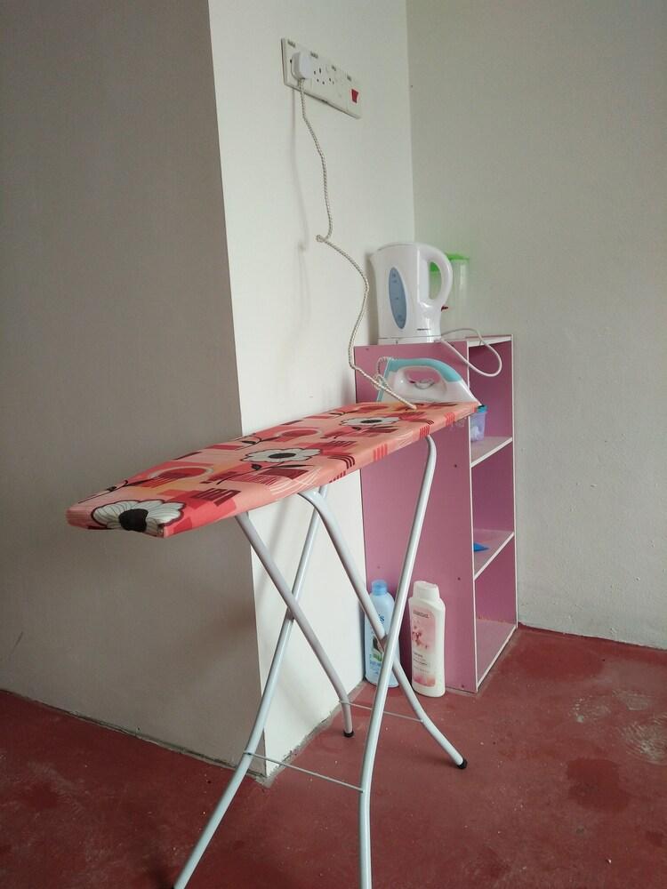 Diyana Budget Hotel - Hostel