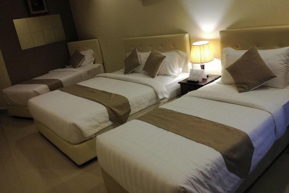 AlSafina Kijal Beach Resort & Restaurant