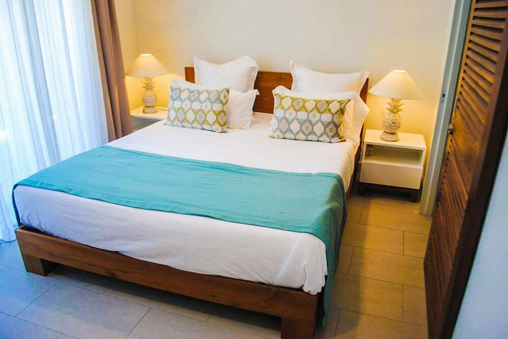 Carlos Bay by Dream Escapes