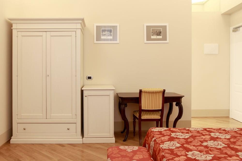 Casa Isolani Piazza Maggiore 1.0