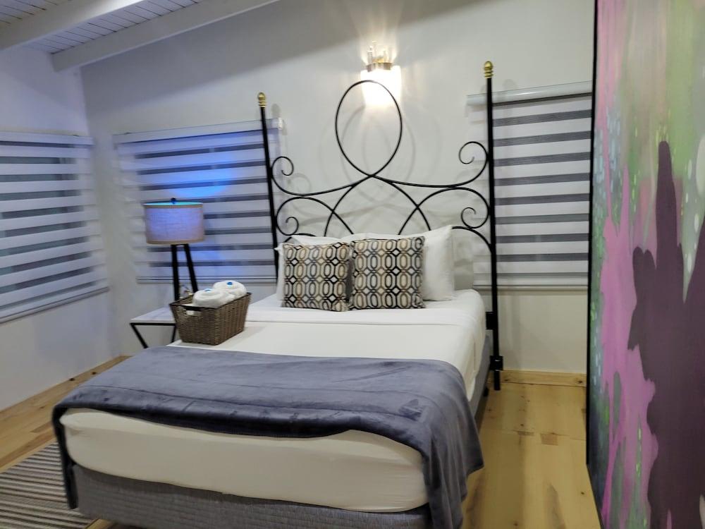 Luichy's Seaside Hotel