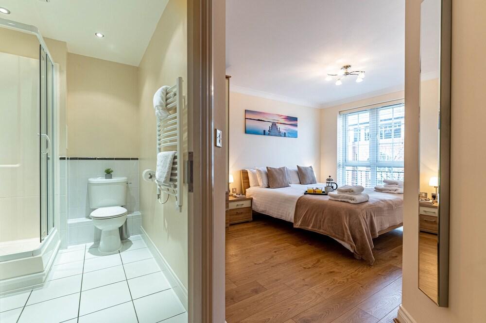 Celador Apartments - Riverside House Serviced Apartments