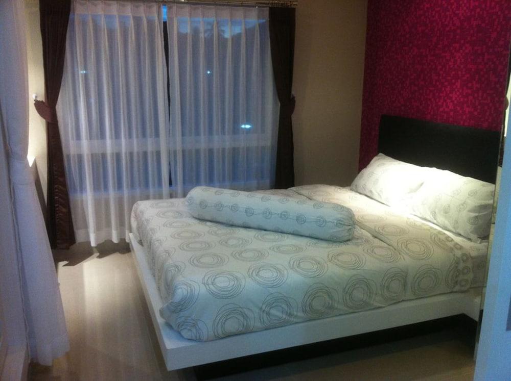 The Scene Condo By The Rich