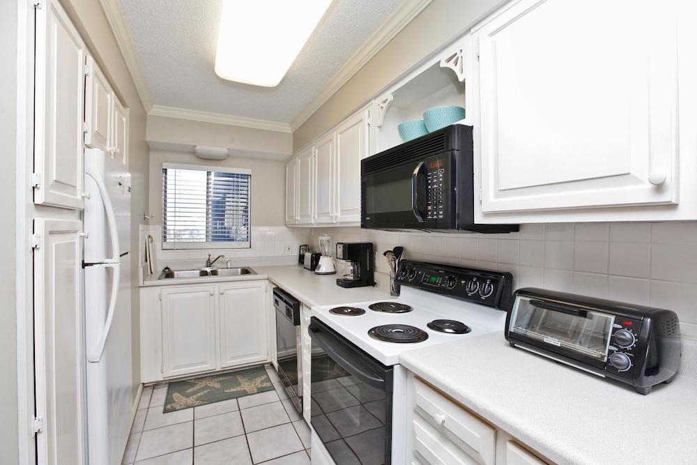 Regency Towers Beach Resort by Panhandle Getaways