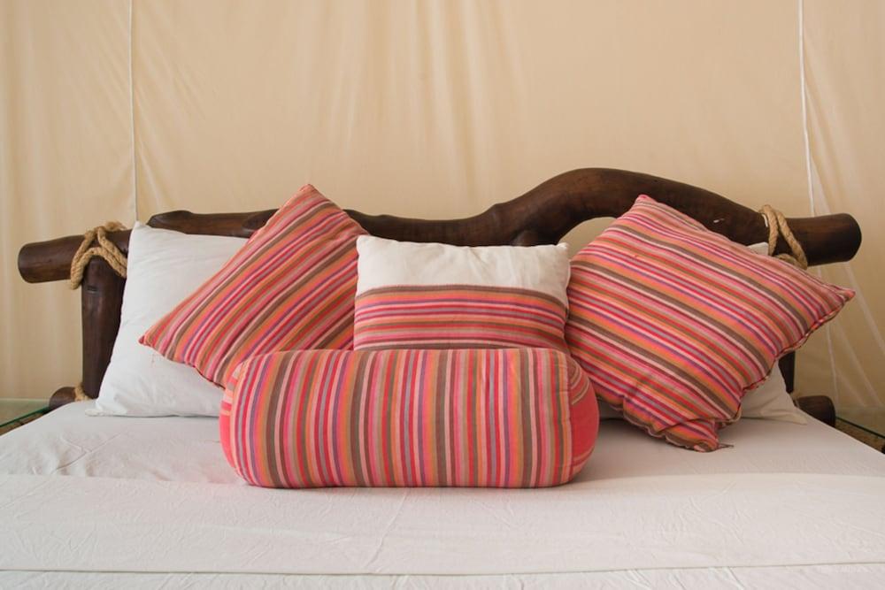 Bahari Dhow Beach Villas