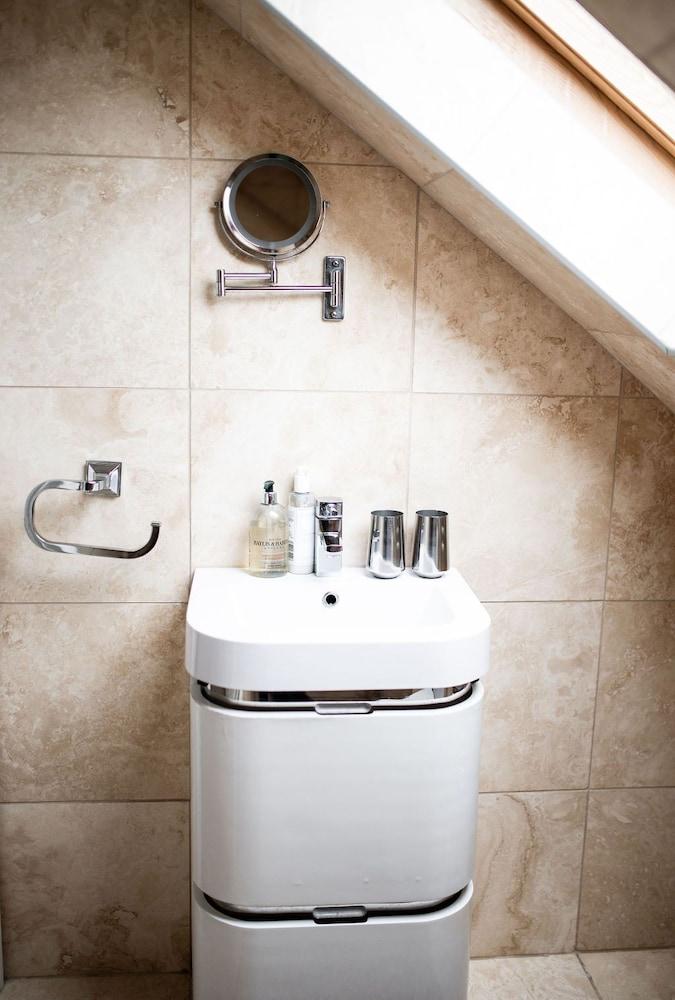 The Anchorage & The Tackleshed