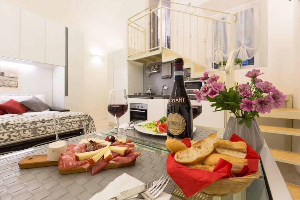 Navona Open Space Aparthotel