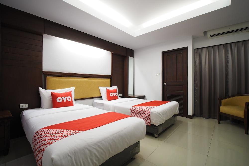 OYO 898 Sota Residence