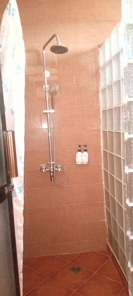 Samanene Beach Hotel