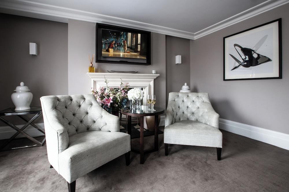 One Warwick Park Hotel