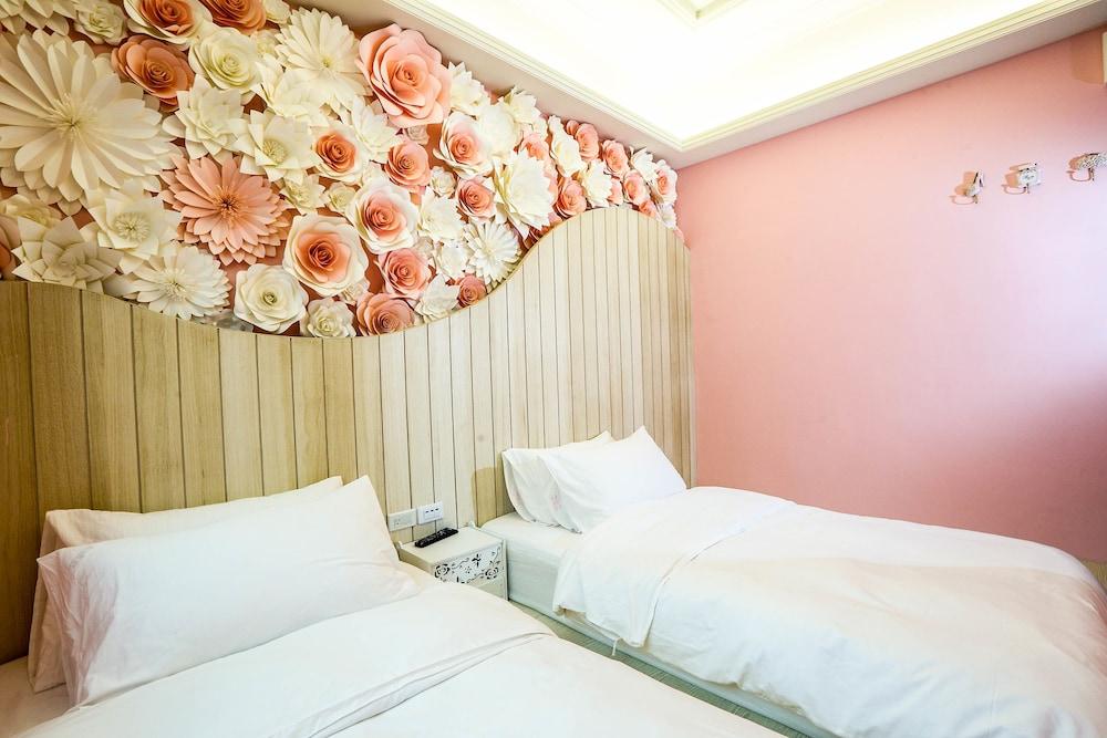 Happiness station B&B