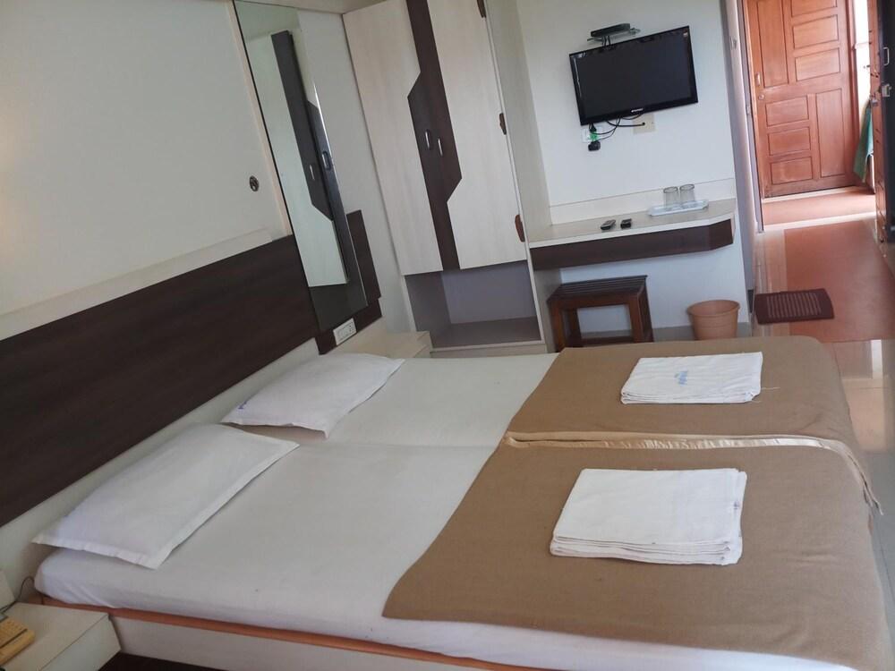 Hotel Priyadarshini Classic