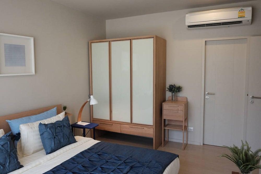 Baan Thew Talay Blue Sapphire