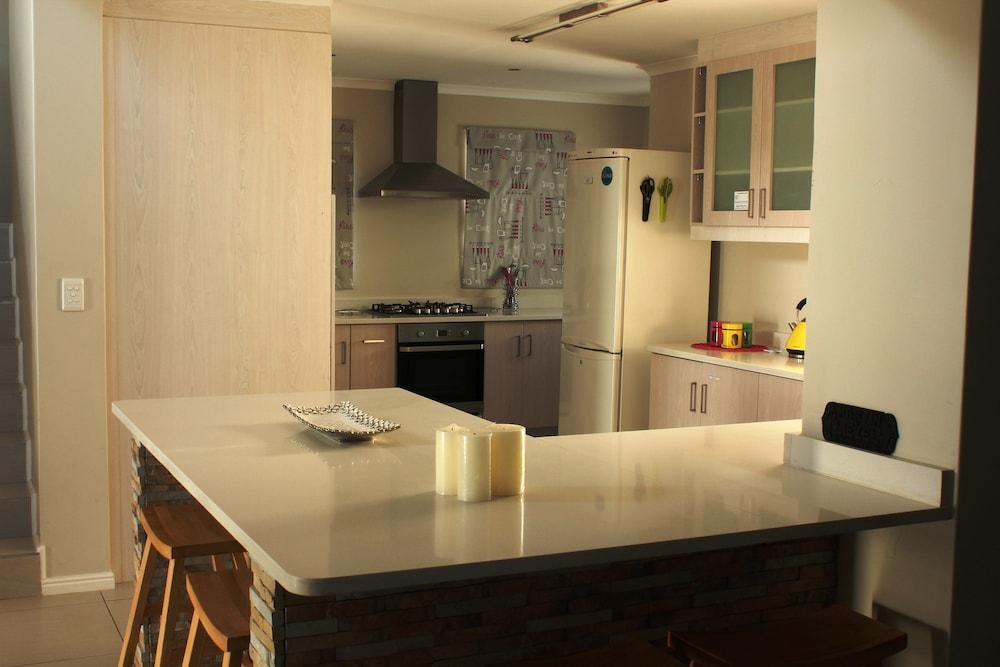 6 Sea Diamond Self catering