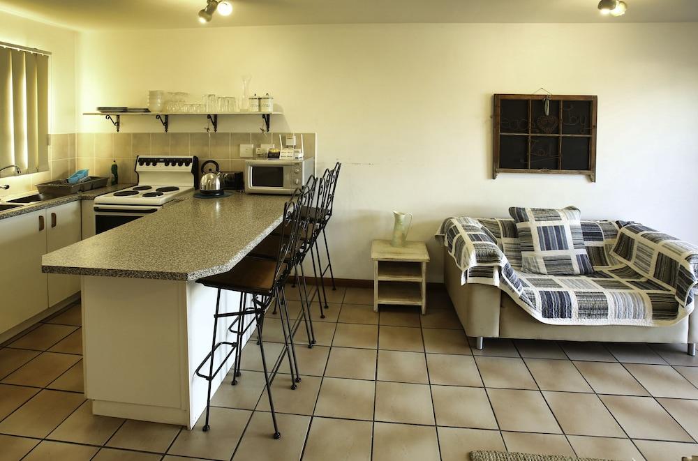 4 Birds view Self catering