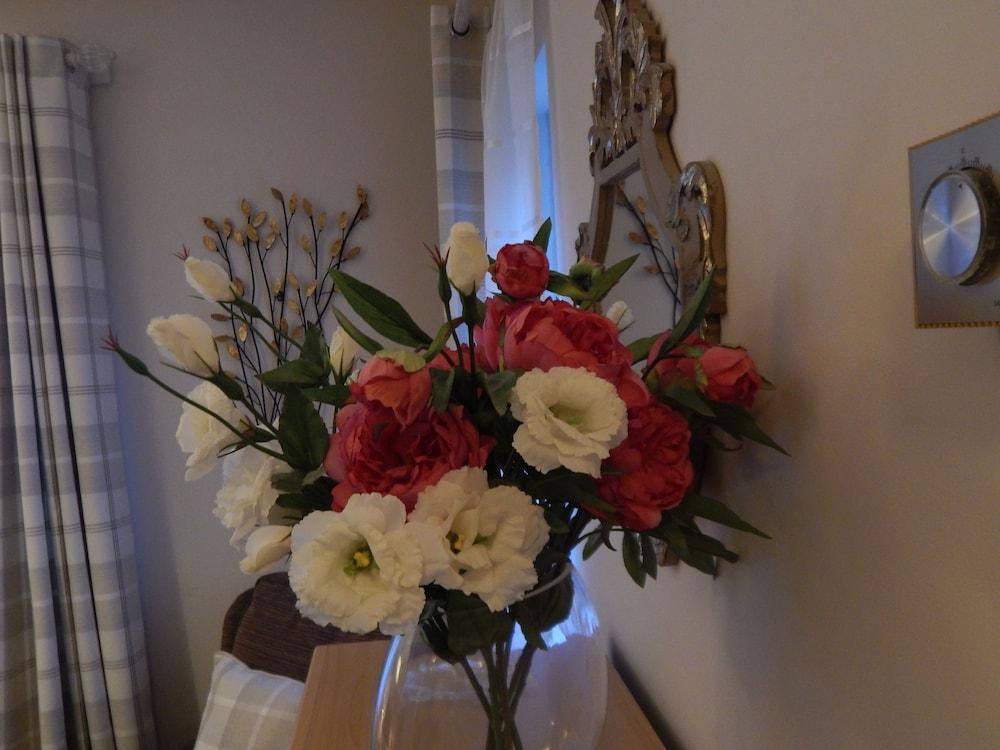 LETS Quiet Cul-de-Sac Apartment