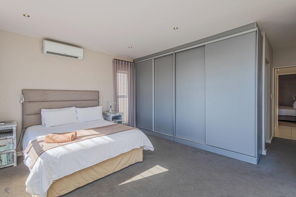 Seasons of Serenity, Langebaan 8-sleeper