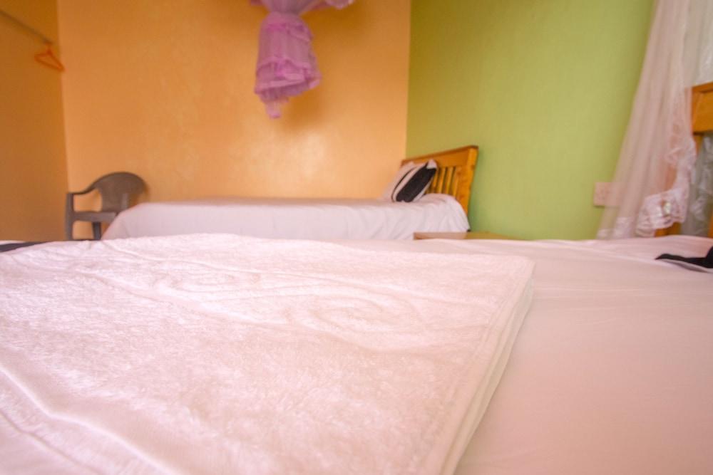 Airport Gate View Hotel