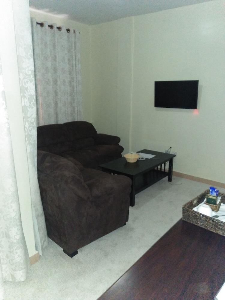 Tea Tot Paradise Hotel