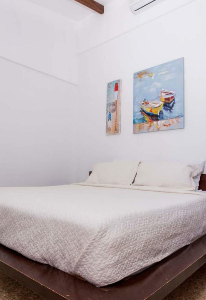 Café de Playa Beach Front Hotel