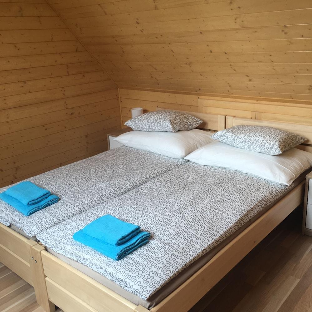 Chaty pod Sokolím Hřbetem