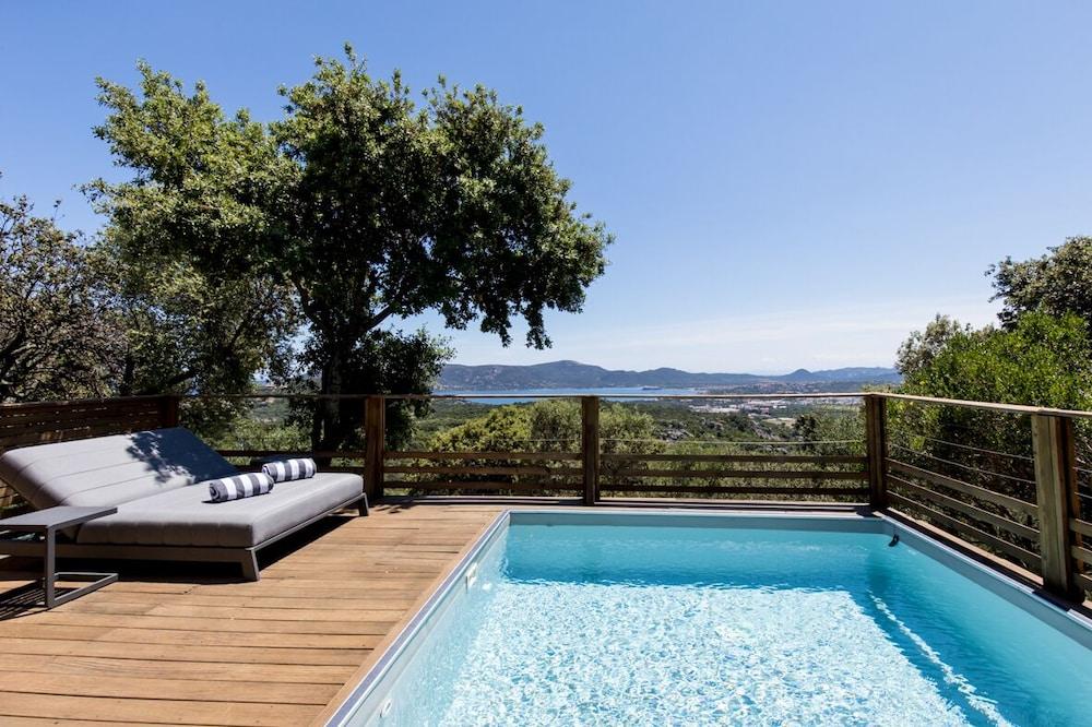 Swim Lodge Hotel Porto Vecchio