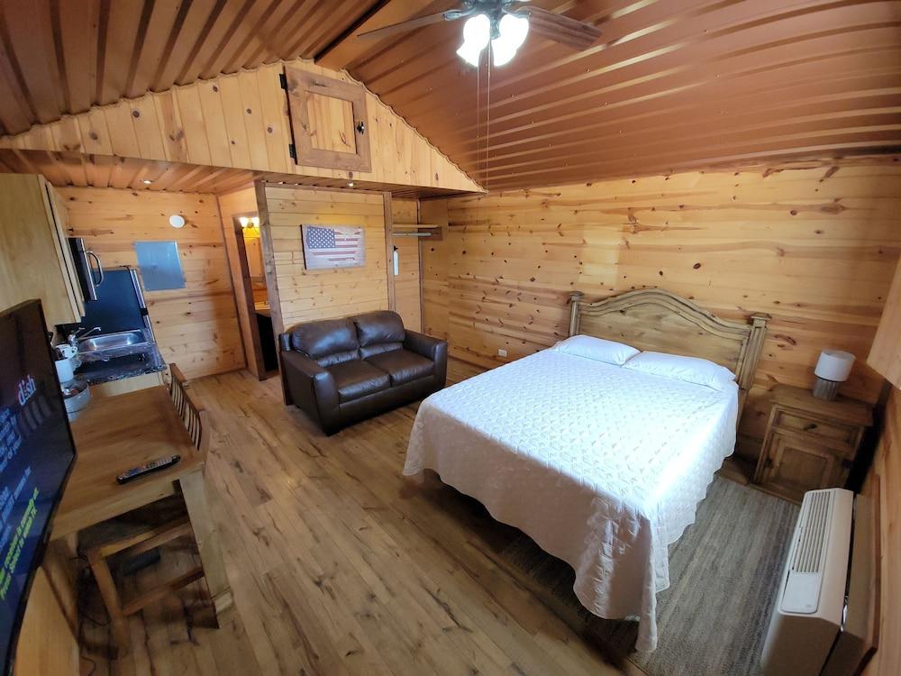 Stateline Cabins & RV