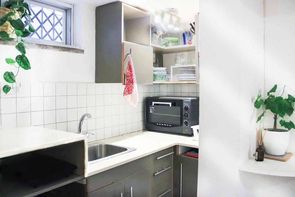 Chic Central TLV 1BR Near the Beach