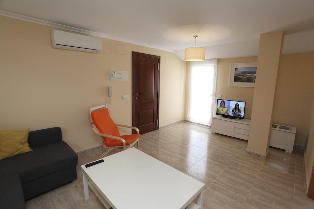 Dénia24 Apart & Hostel Beniarbeig