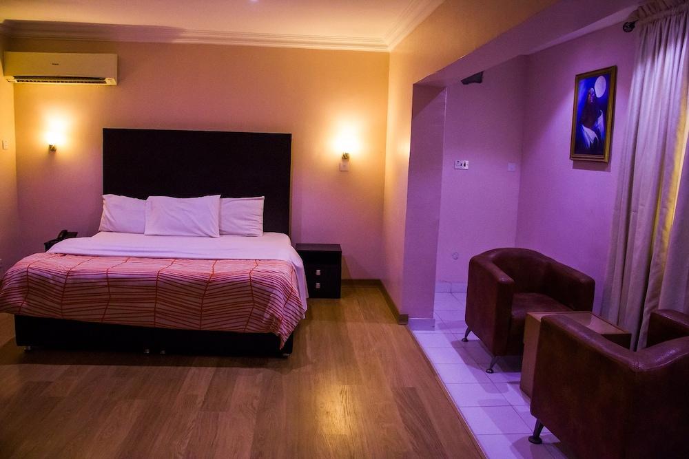 Island Heights Hotel