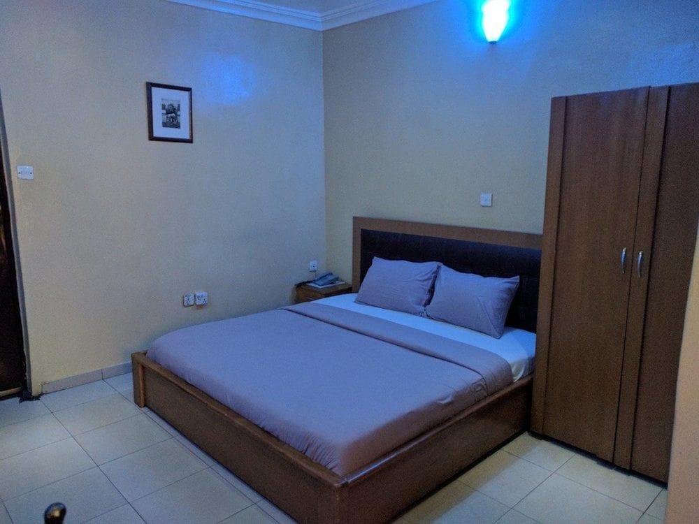 White House Hotel & Conference