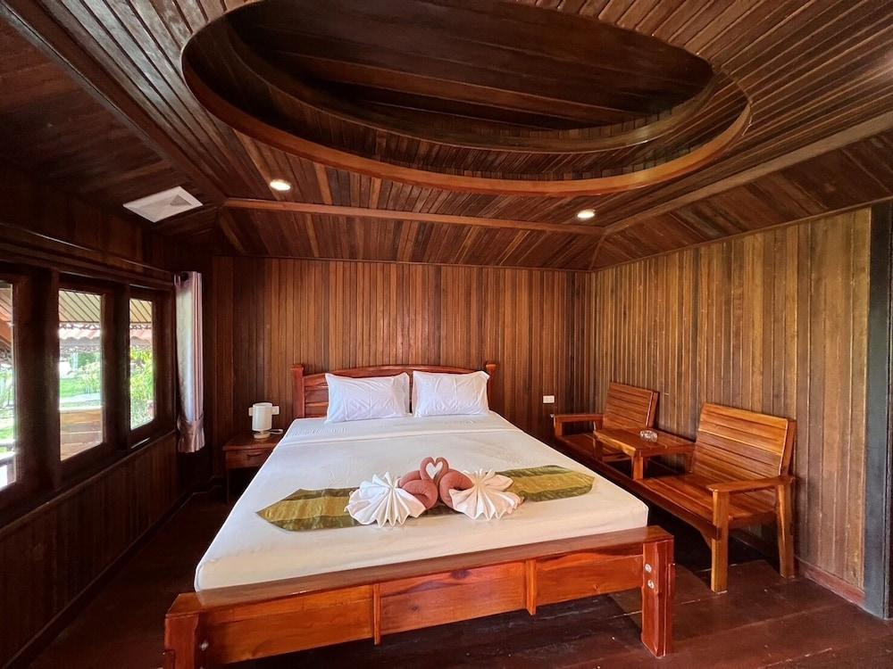 Diamond Beach Resort