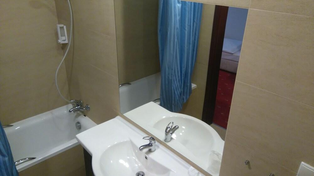 Hotel & Restauracja San Remo