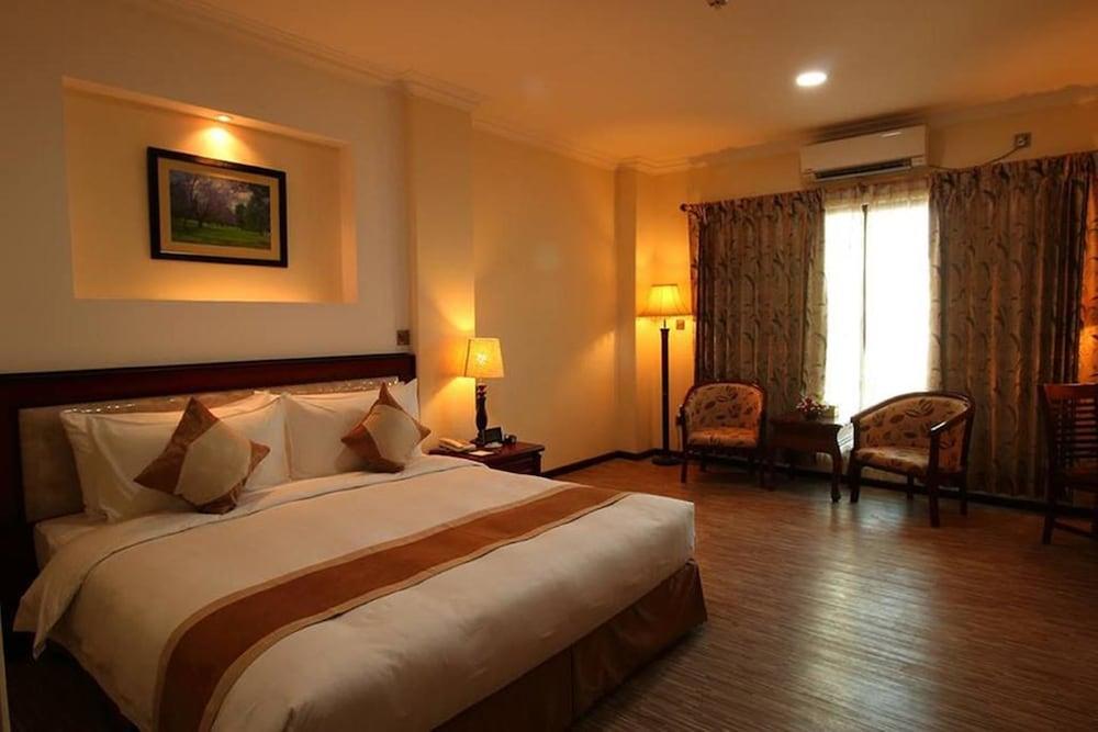 Victoria Palace Hotel