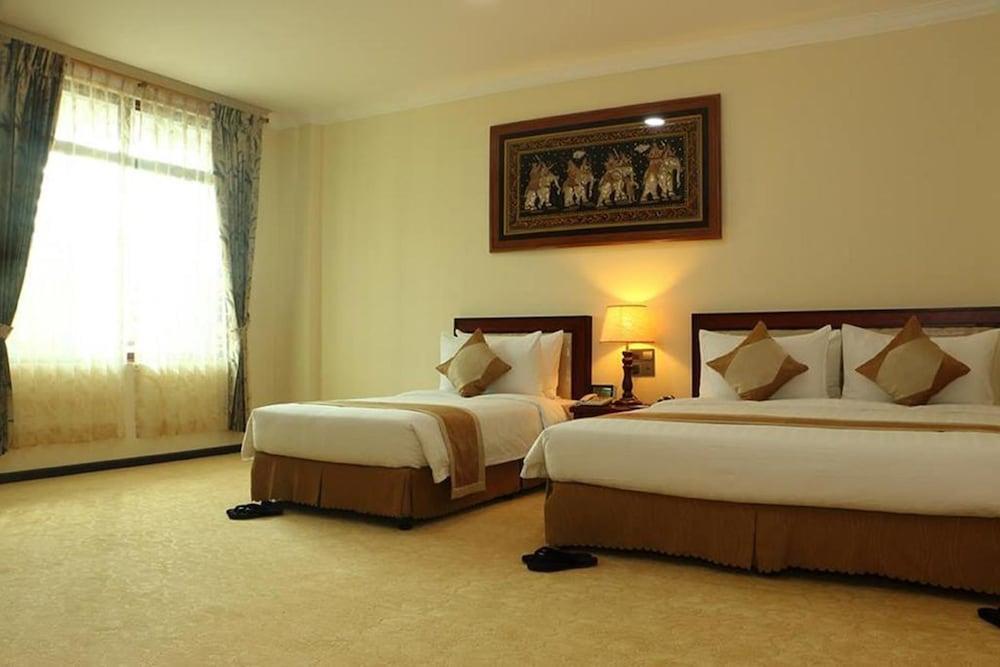 Victoria Palace Hotel