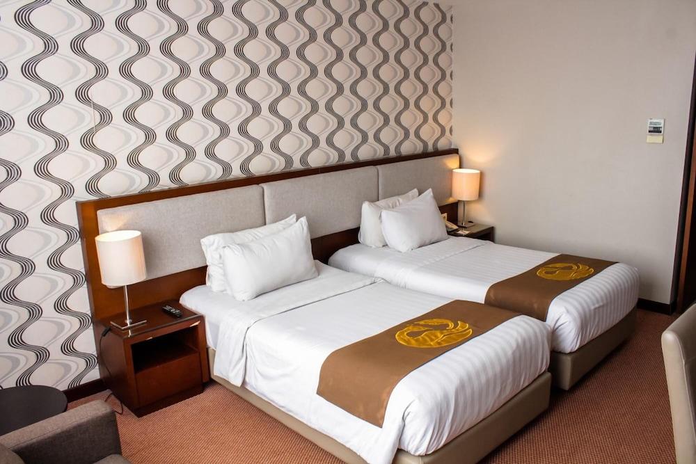 Gets Premiere Semarang