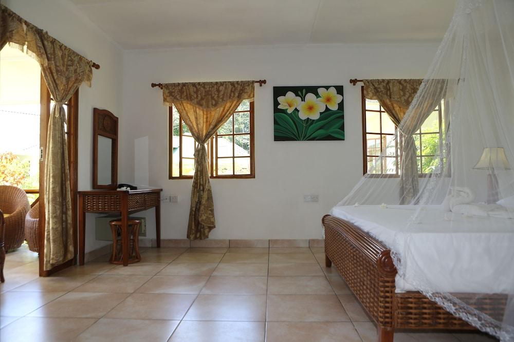 Le surmer self catering chalets