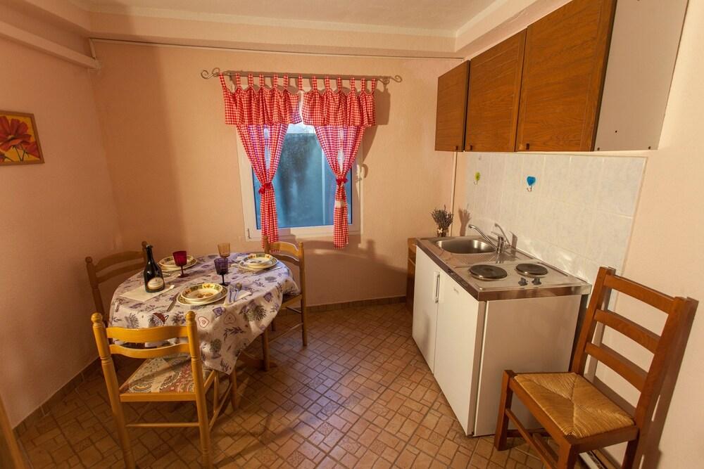 Guest House Floreus Cres