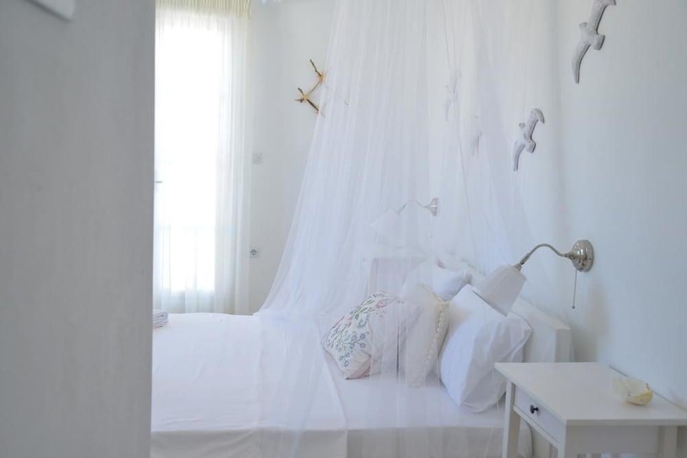 Heliotropio Studios & Apartments