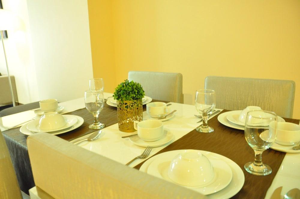 CSuites at Two Central Residences