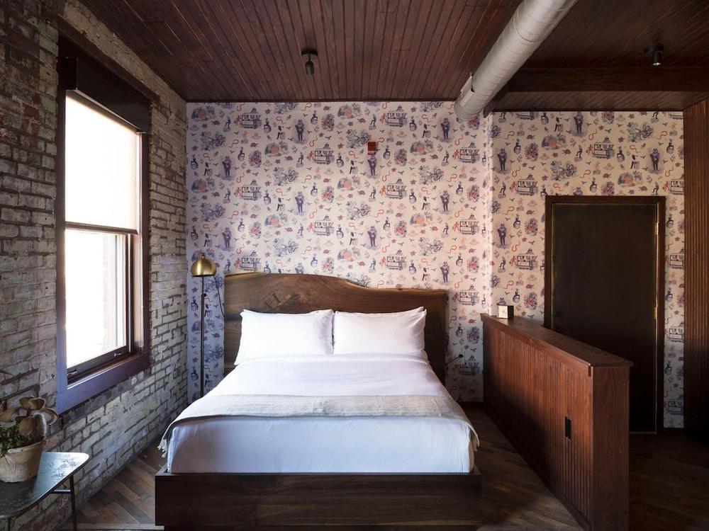 Wm. Mulherin's Sons Hotel