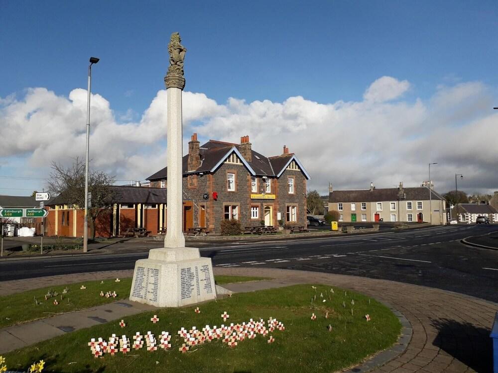 The Lauderdale Hotel