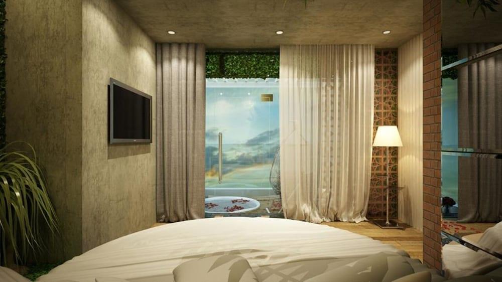 Bonita THT Hotel - Adults Only