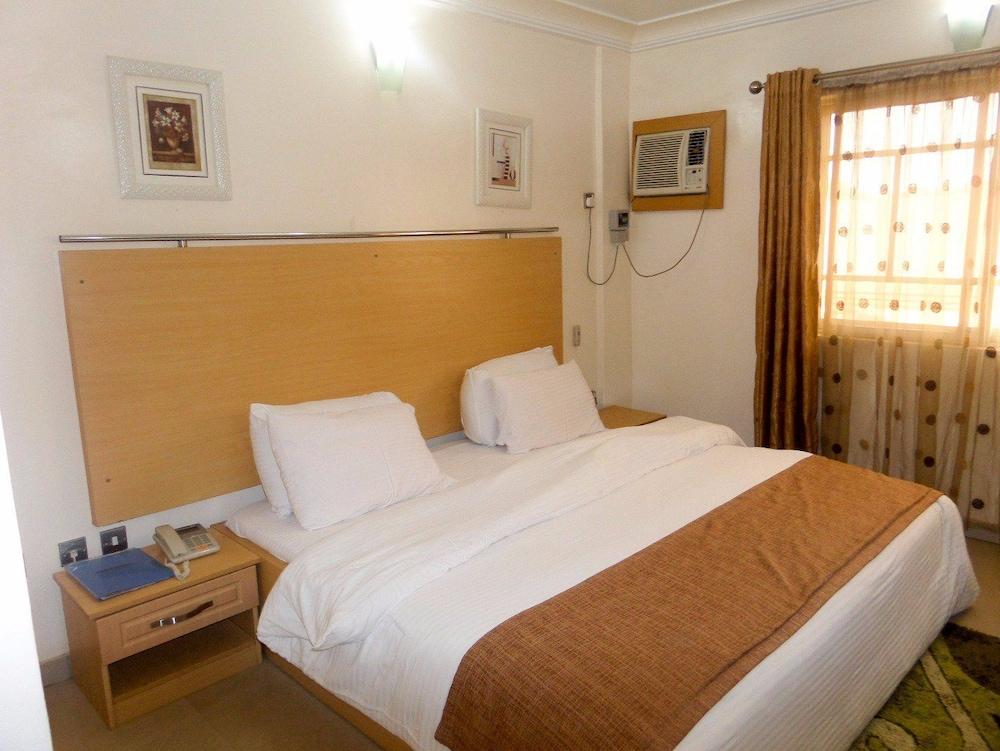 Elomaz Hotels, Abuja