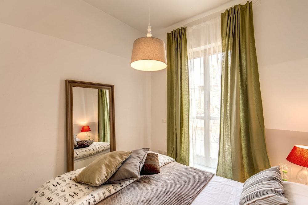 Spagna Glamour Life Penthouse