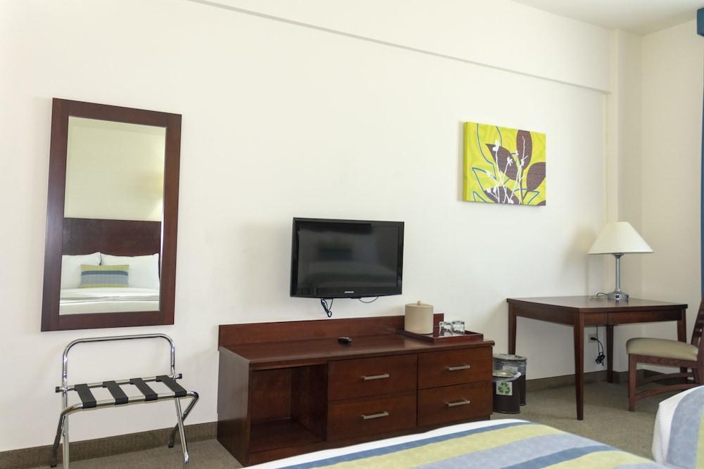 Hotel Aeropuerto Los Cabos