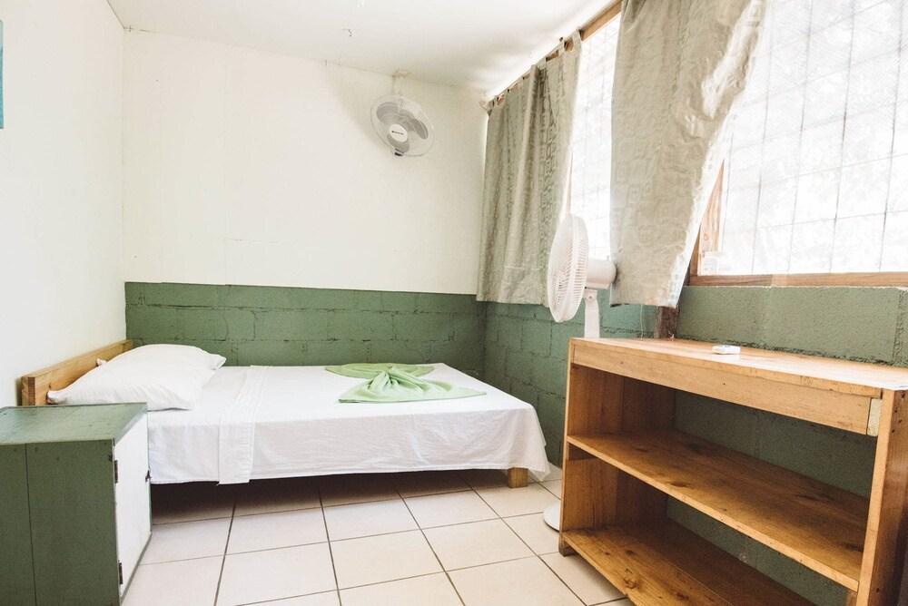 Drake Bay Backpackers