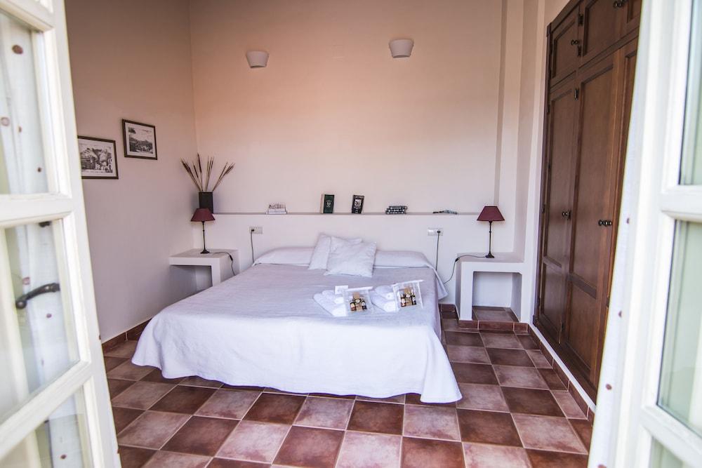 La Casa De Las Titas