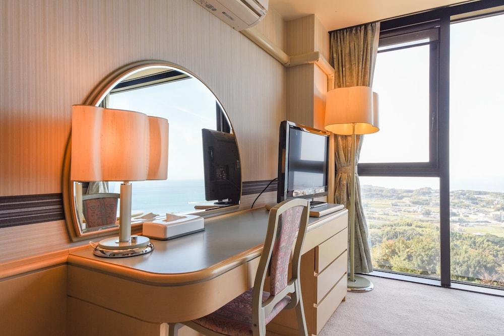 Spring Golf & Art Resort Awaji