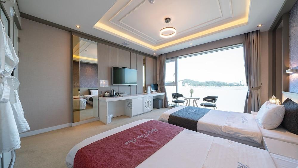 Hotel the One Yeosu
